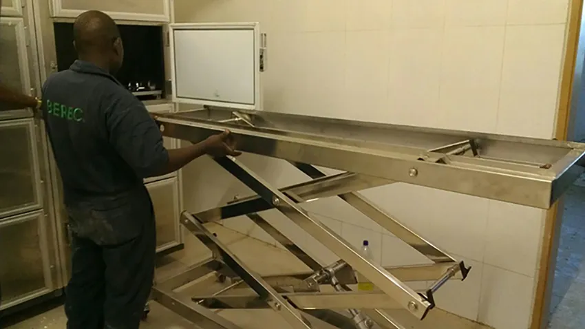 YSENMED mortuary equipment solution in Benin